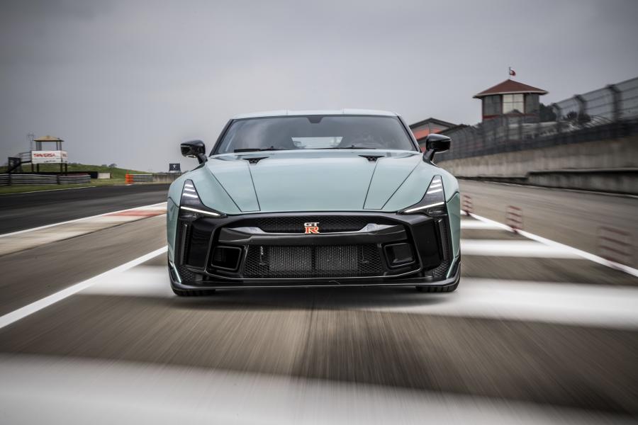  Nissan GT-R50 2019 года  (фото 34 из 52)